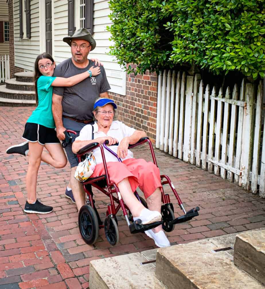 How to Visit Colonial Williamsburg with an Elderly Parent with Mobility Impairment